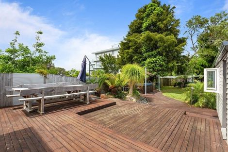 Photo of property in 32 Onewa Road, Northcote Point, Auckland, 0627