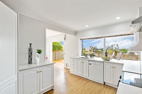 Photo of property in 33 Agincourt Street, Glenfield, Auckland, 0629