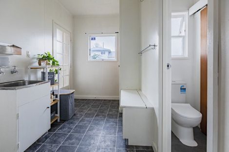 Photo of property in 27 Church Street, Waipawa, 4210