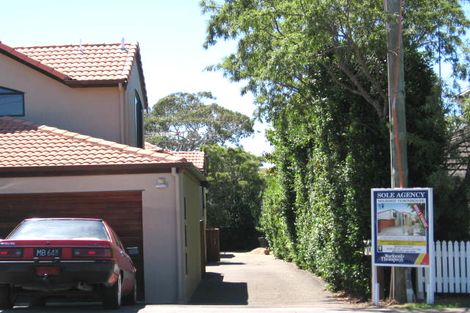 Photo of property in 1/9 Dallinghoe Crescent, Milford, Auckland, 0620