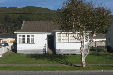 Photo of property in 156 Waddington Drive, Naenae, Lower Hutt, 5011