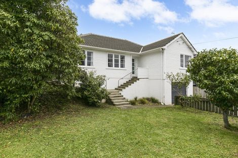 Photo of property in 6 Hollies Crescent, Johnsonville, Wellington, 6037