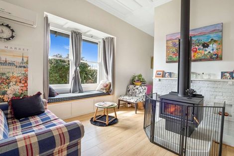 Photo of property in 11 Carow Street, Palmerston North, 4410