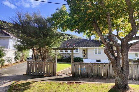 Photo of property in 17 Boyd Grove, Naenae, Lower Hutt, 5011