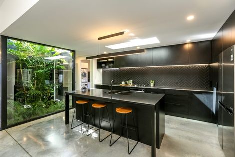 Photo of property in 25 Kotare Drive, Waiwhakaiho, New Plymouth, 4312