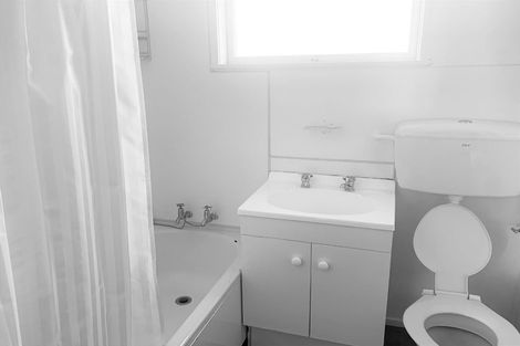 Photo of property in 1/17 Orton Street, Glenfield, Auckland, 0627