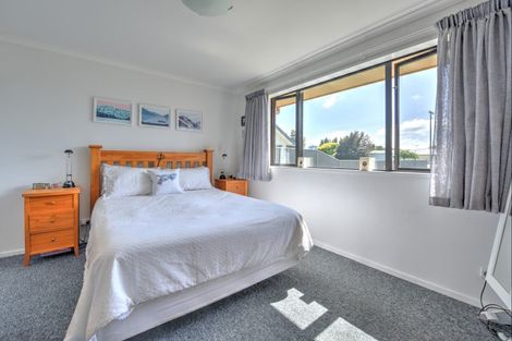 Photo of property in 66 Hunter Street, Edendale, 9825