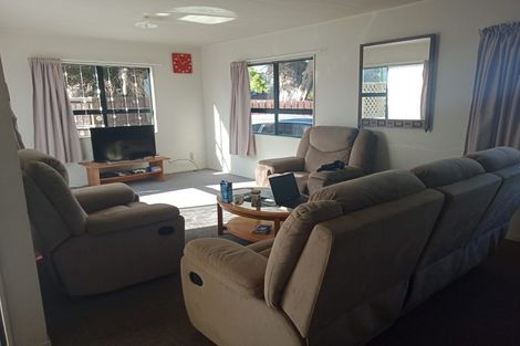 Photo of property in 5 Southview Place, Wattle Downs, Auckland, 2102