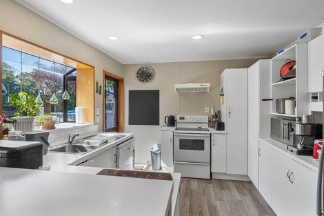 Photo of property in 6 Pinaster Place, Parklands, Christchurch, 8083