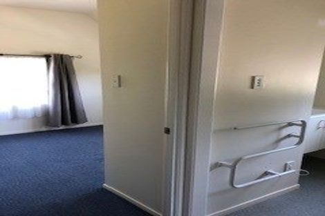 Photo of property in 8 Kingsclere Place, Goodwood Heights, Auckland, 2105