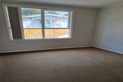 Photo of property in 8 Birdwood Road, Swanson, Auckland, 0612