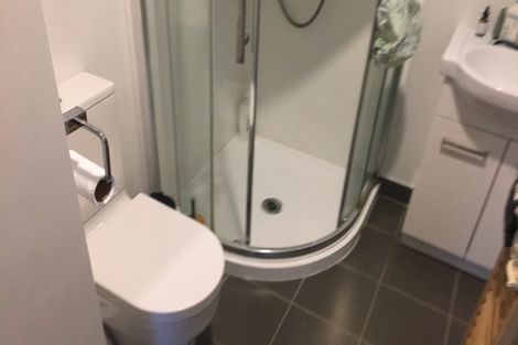 Photo of property in 2/17 Scarboro Terrace, Murrays Bay, Auckland, 0630