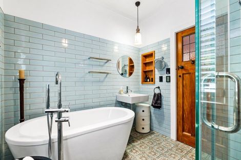 Photo of property in 14 Corry Avenue, Bluff Hill, Napier, 4110