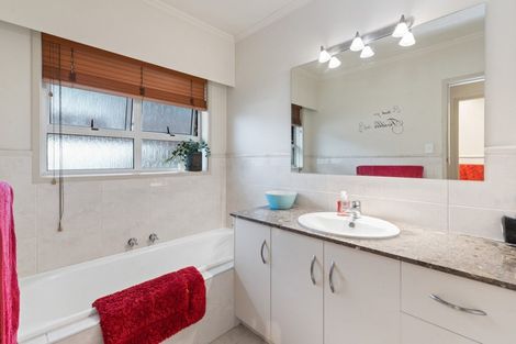 Photo of property in 3 Luxor Place, Pomare, Rotorua, 3015