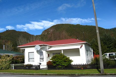 Photo of property in 5-7 Broadway, Reefton, 7830