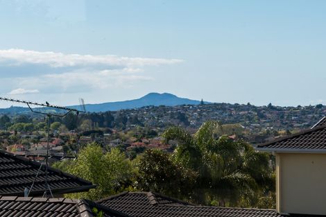Photo of property in 19 Fairbairn Place, East Tamaki Heights, Auckland, 2016