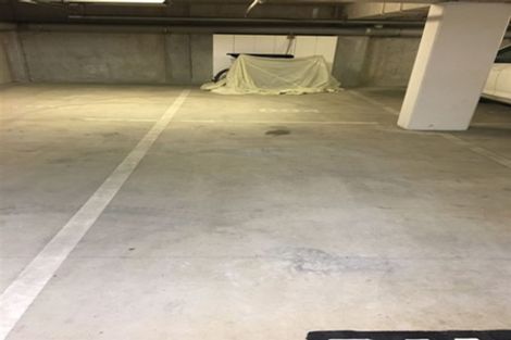 Photo of property in 2/6 Marine Parade, Mount Maunganui, 3116