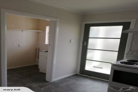 Photo of property in 75 Pahiatua Street, Hokowhitu, Palmerston North, 4410