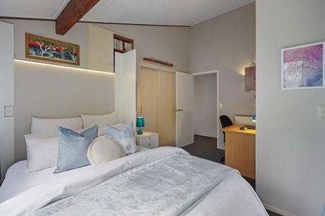 Photo of property in 16 Langstone Place, Chatswood, Auckland, 0626