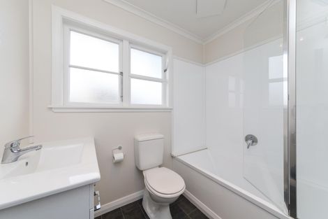 Photo of property in 21 Vernon Avenue, Takaro, Palmerston North, 4412
