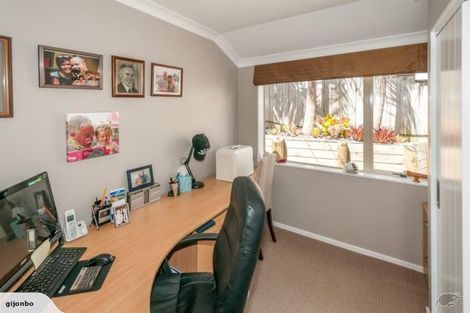 Photo of property in 57 Kittiwake Drive, Schnapper Rock, Auckland, 0632