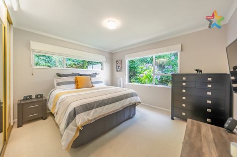 Photo of property in 121 Tirohanga Road, Tirohanga, Lower Hutt, 5010