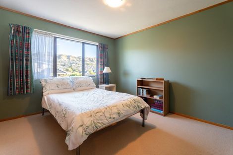 Photo of property in 6 Montrose Grove, Churton Park, Wellington, 6037