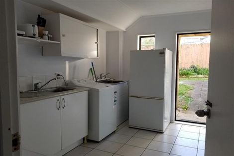 Photo of property in 138 Aviemore Drive, Highland Park, Auckland, 2010