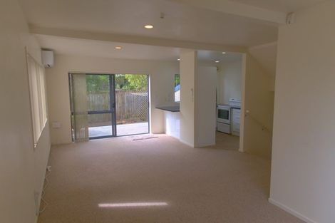 Photo of property in 5/5 Kilham Avenue, Northcote, Auckland, 0627