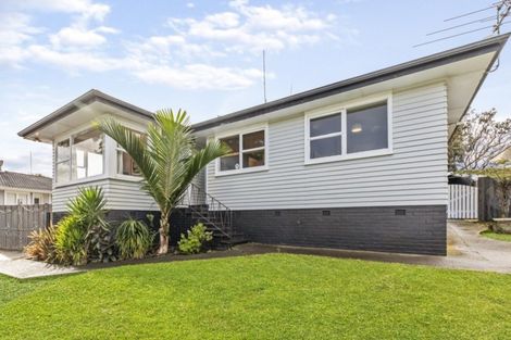 Photo of property in 24 Hobart Crescent, Wattle Downs, Auckland, 2103