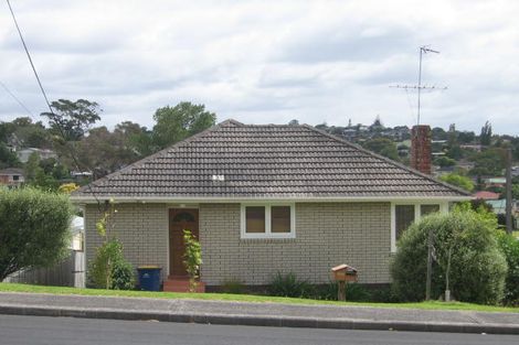 Photo of property in 1/110 Archers Road, Glenfield, Auckland, 0629