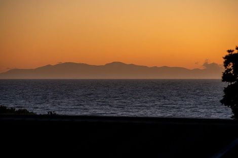 Photo of property in 13 Aperahama Street, Paekakariki, 5034