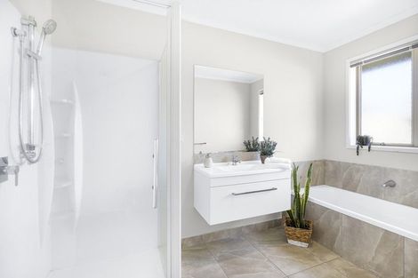 Photo of property in 6 Yanicks Crescent, Fitzroy, Hamilton, 3206