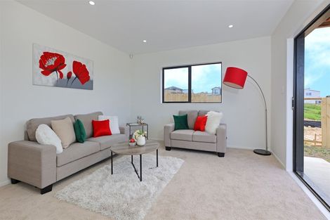 Photo of property in 85d Lake Panorama Drive, Henderson Valley, Auckland, 0614