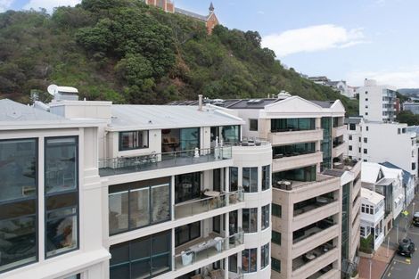 Photo of property in Bay Point Apartments, 6b/172 Oriental Parade, Oriental Bay, Wellington, 6011