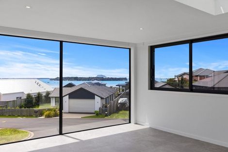 Photo of property in 10 Winspear Place, Omokoroa, 3114