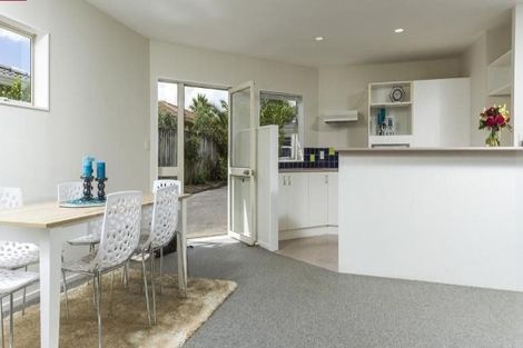 Photo of property in 2/3 Caribbean Drive, Unsworth Heights, Auckland, 0632