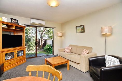 Photo of property in 2/32 Prestons Road, Redwood, Christchurch, 8051