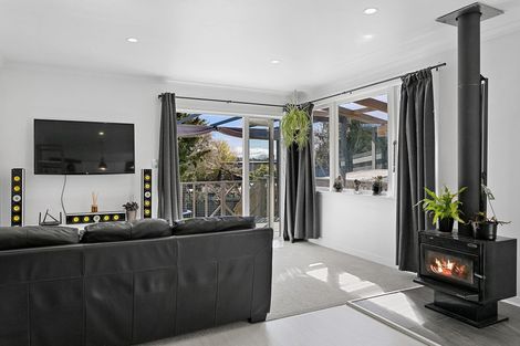 Photo of property in 9 Parata Street, Two Mile Bay, Taupo, 3330