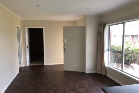 Photo of property in 126 Bleakhouse Road, Mellons Bay, Auckland, 2014