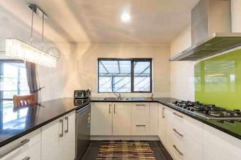 Photo of property in 35 Whitney Place, Rototuna North, Hamilton, 3210