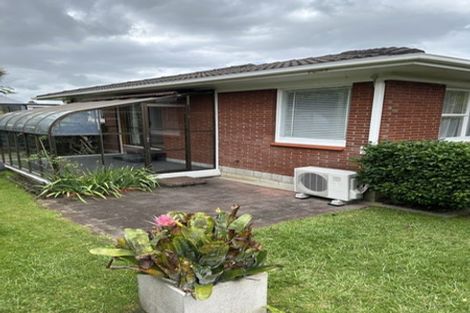 Photo of property in 3/2 Tobruk Crescent, Milford, Auckland, 0620