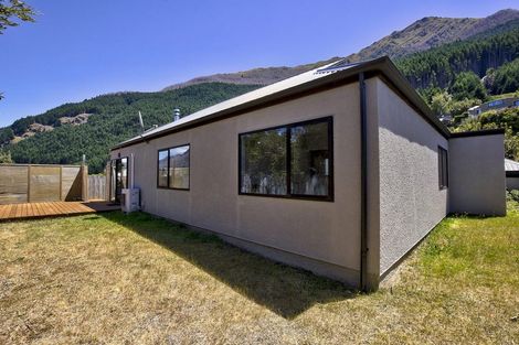 Photo of property in 8b Watts Road, Fernhill, Queenstown, 9300