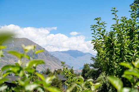 Photo of property in 7 Matipo Street, Wanaka, 9305