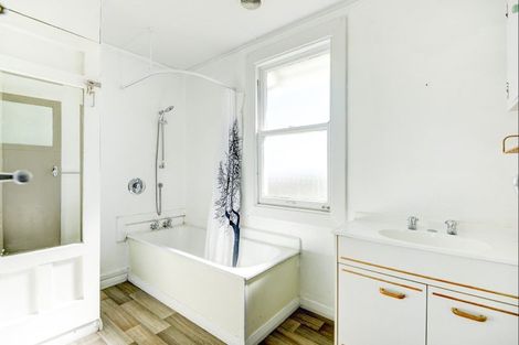 Photo of property in 18 Cornfoot Street, Castlecliff, Whanganui, 4501