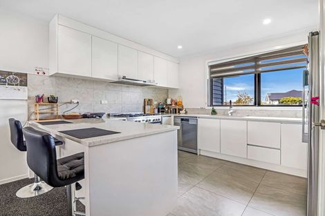 Photo of property in 1 Kaaka Street, Cambridge, 3434