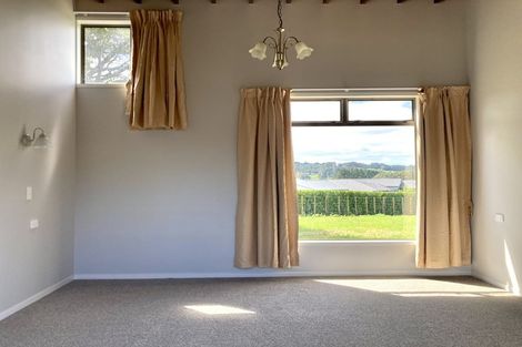 Photo of property in 69 Sunny Crescent, Huapai, Kumeu, 0810