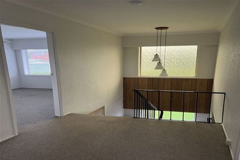 Photo of property in 9 La Perouse Street, Botany Downs, Auckland, 2010