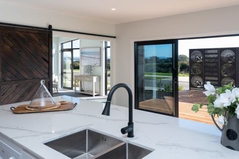 Photo of property in 31 Opouatu Avenue, Glenbrook, 2681