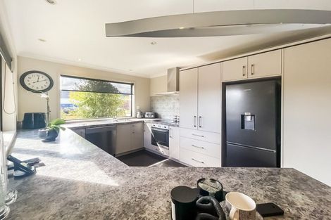 Photo of property in 86 Rosalie Terrace, Kelvin Grove, Palmerston North, 4414